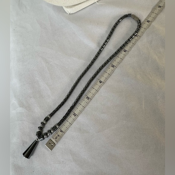 Minimalist barrel bead hematite necklace - Picture 2 of 5